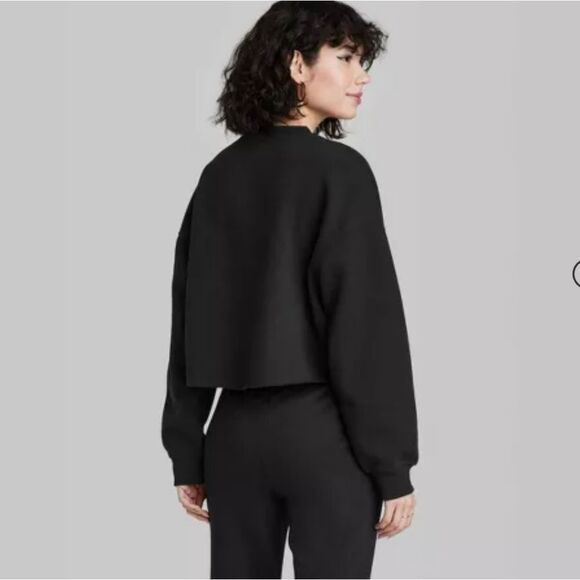 🆕🖤Crop-cut Pullover Sweatshirt from Wild Fable - Picture 3 of 3